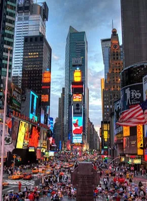 turistas en nueva york 2023 en la zona de thimes square